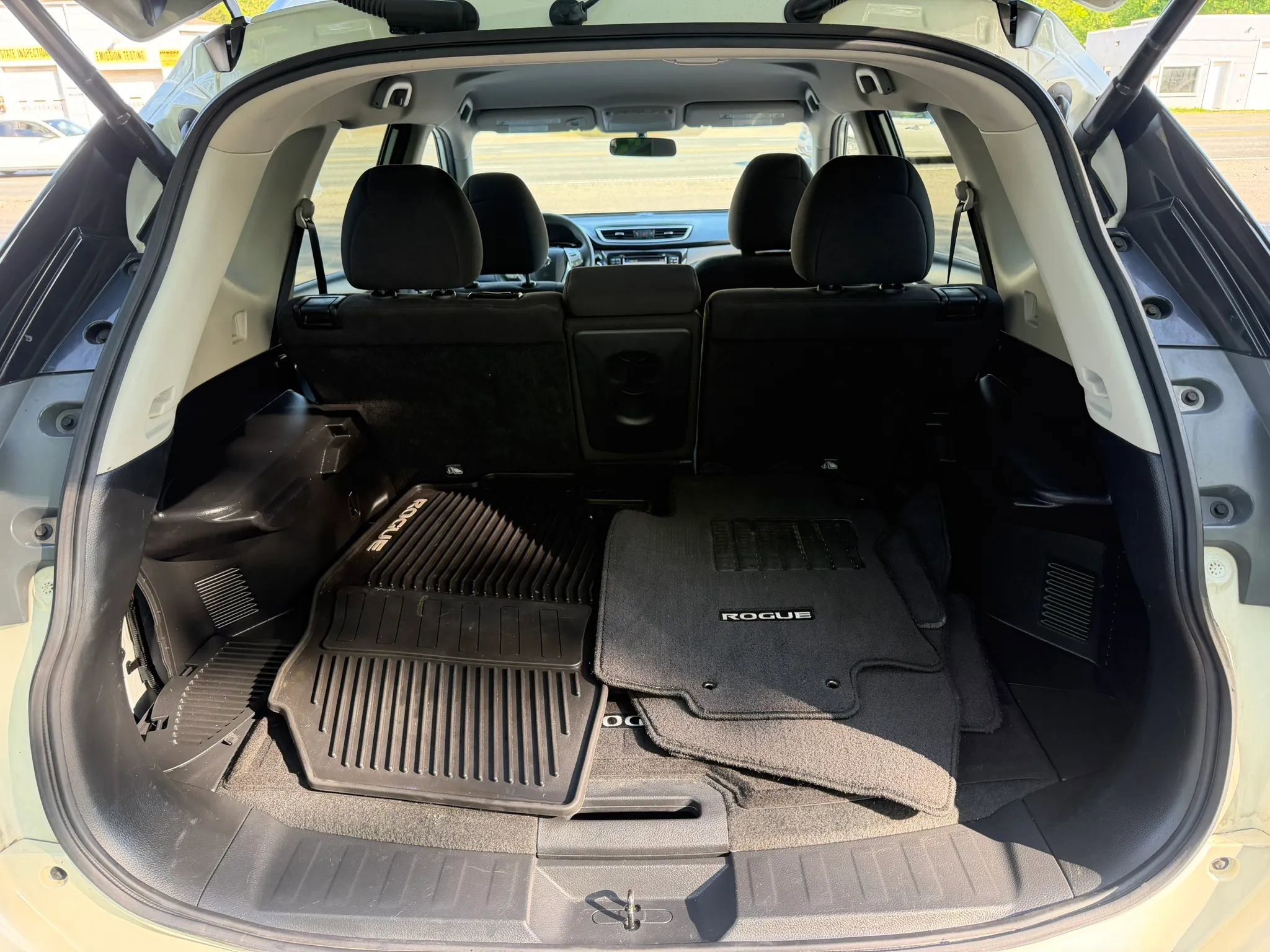 Used 2015 Nissan Rogue SV w/ SV Premium Package AWD/4WD image 15