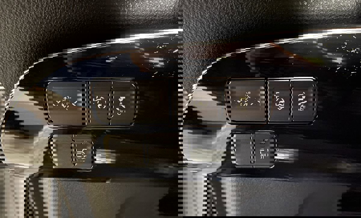 Used 2018 Toyota Prius Three image 30