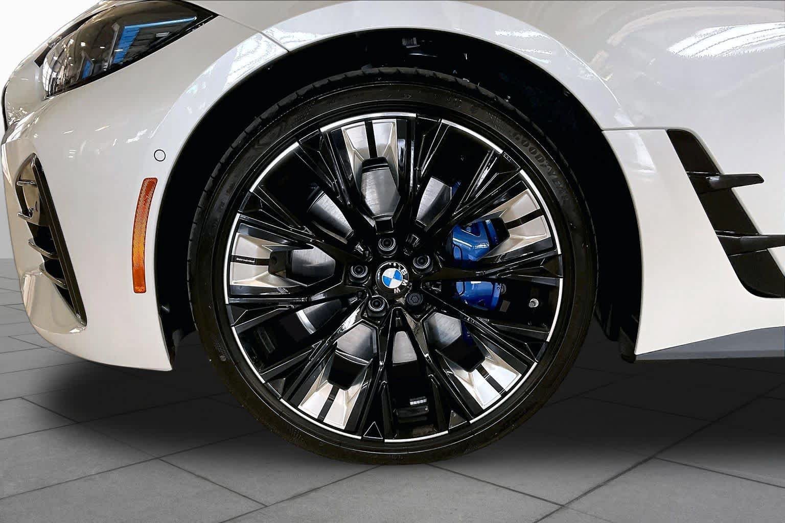 New 2026 BMW 430i xDrive w/ M Sport Package AWD/4WD image 11