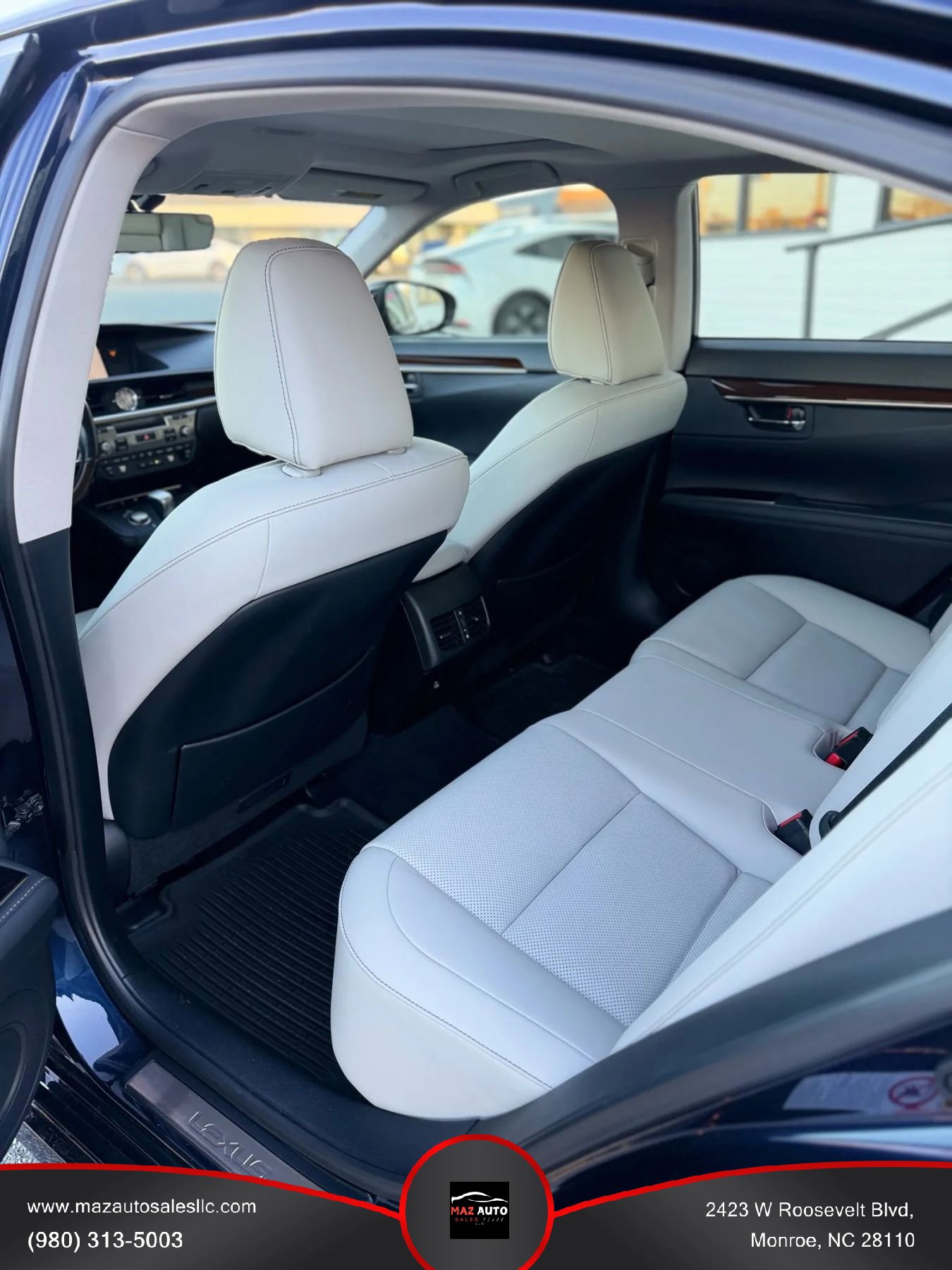 Used 2016 Lexus ES 350 w/ Navigation System Package image 12