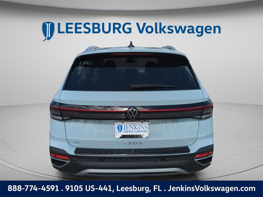 New 2026 Volkswagen Taos SE image 7