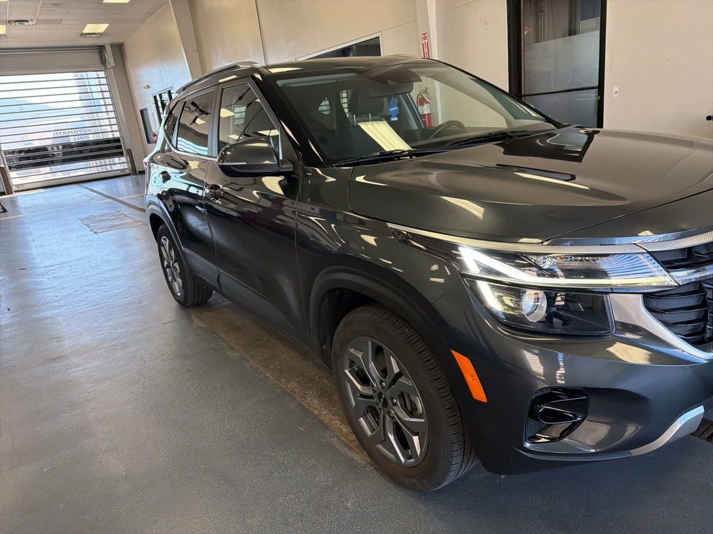 Used 2024 Kia Seltos S AWD/4WD image 1