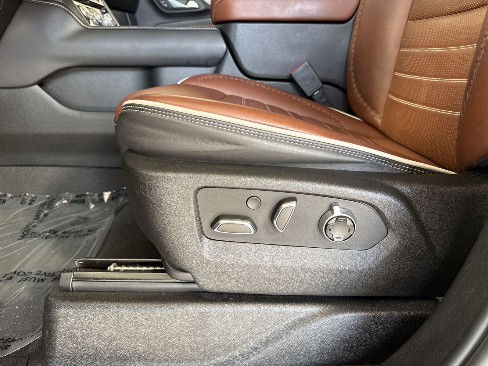 Used 2024 GMC Yukon Denali Ultimate image 14