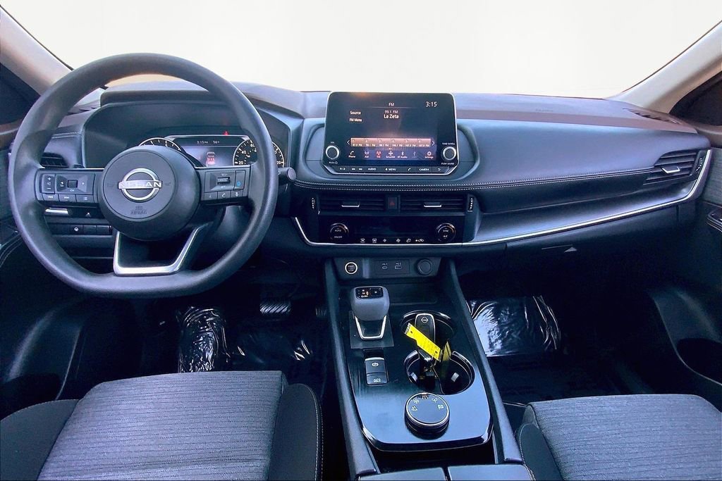 Used 2023 Nissan Rogue SV image 7