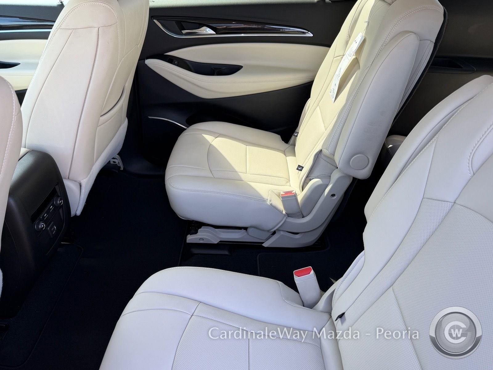Used 2024 Buick Enclave Essence w/ Technology Package FWD image 15