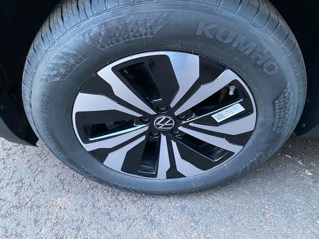 New 2026 Volkswagen Atlas SE image 9