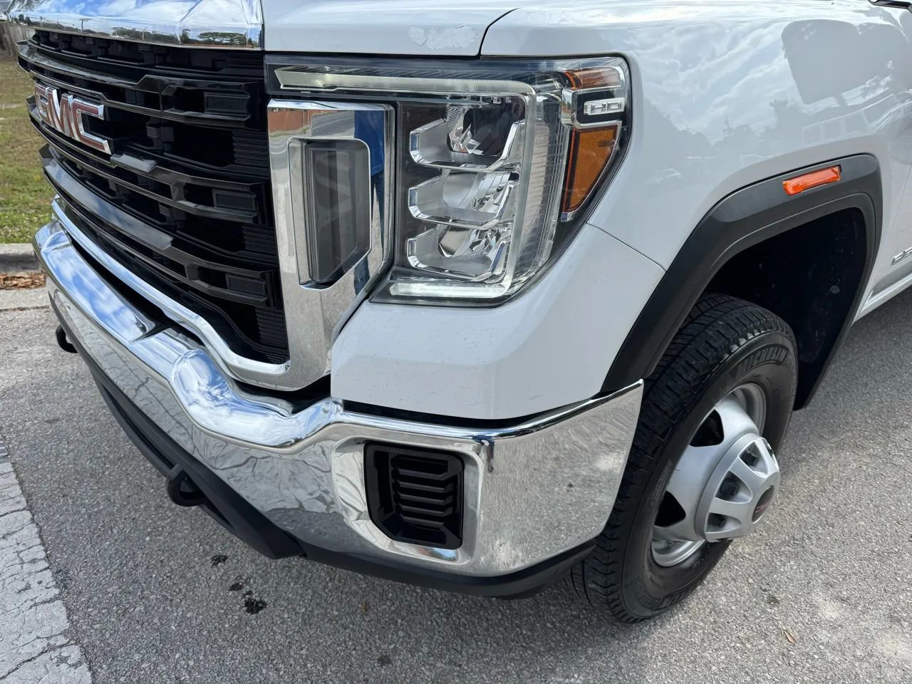 Used 2021 GMC Sierra 3500 2WD Crew Cab w/ Convenience Package image 6