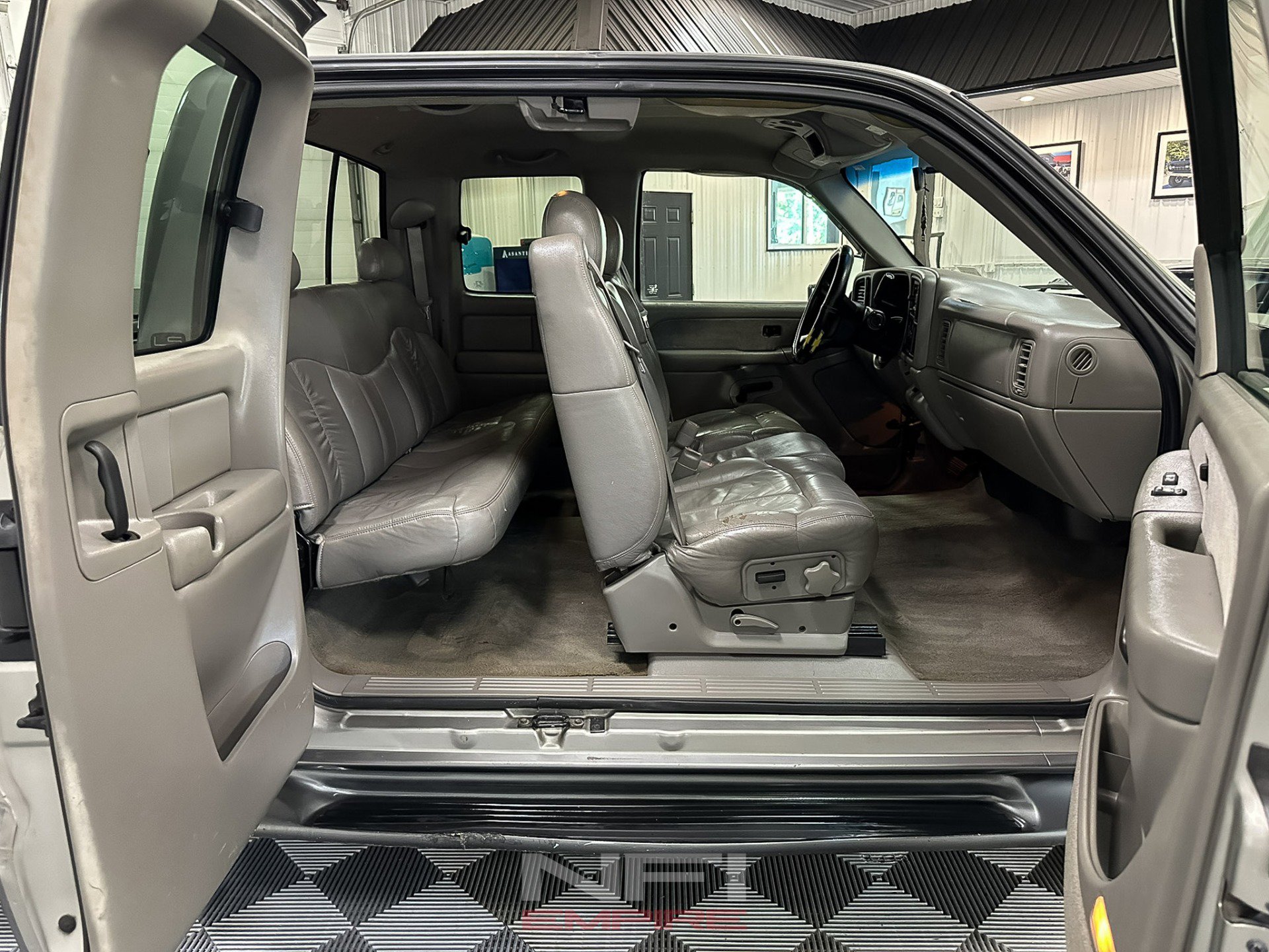 Used 2000 Chevrolet Silverado 1500 LS image 36