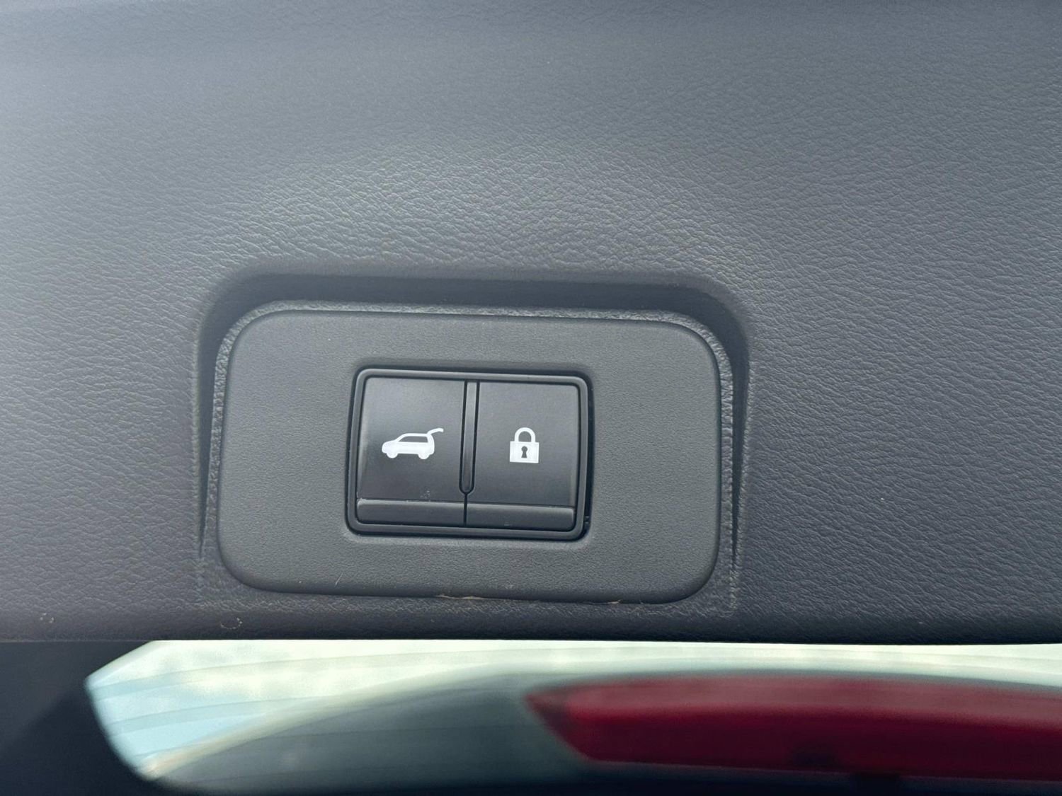 Used 2023 Nissan Rogue SV w/ SV Premium B Package FWD image 14