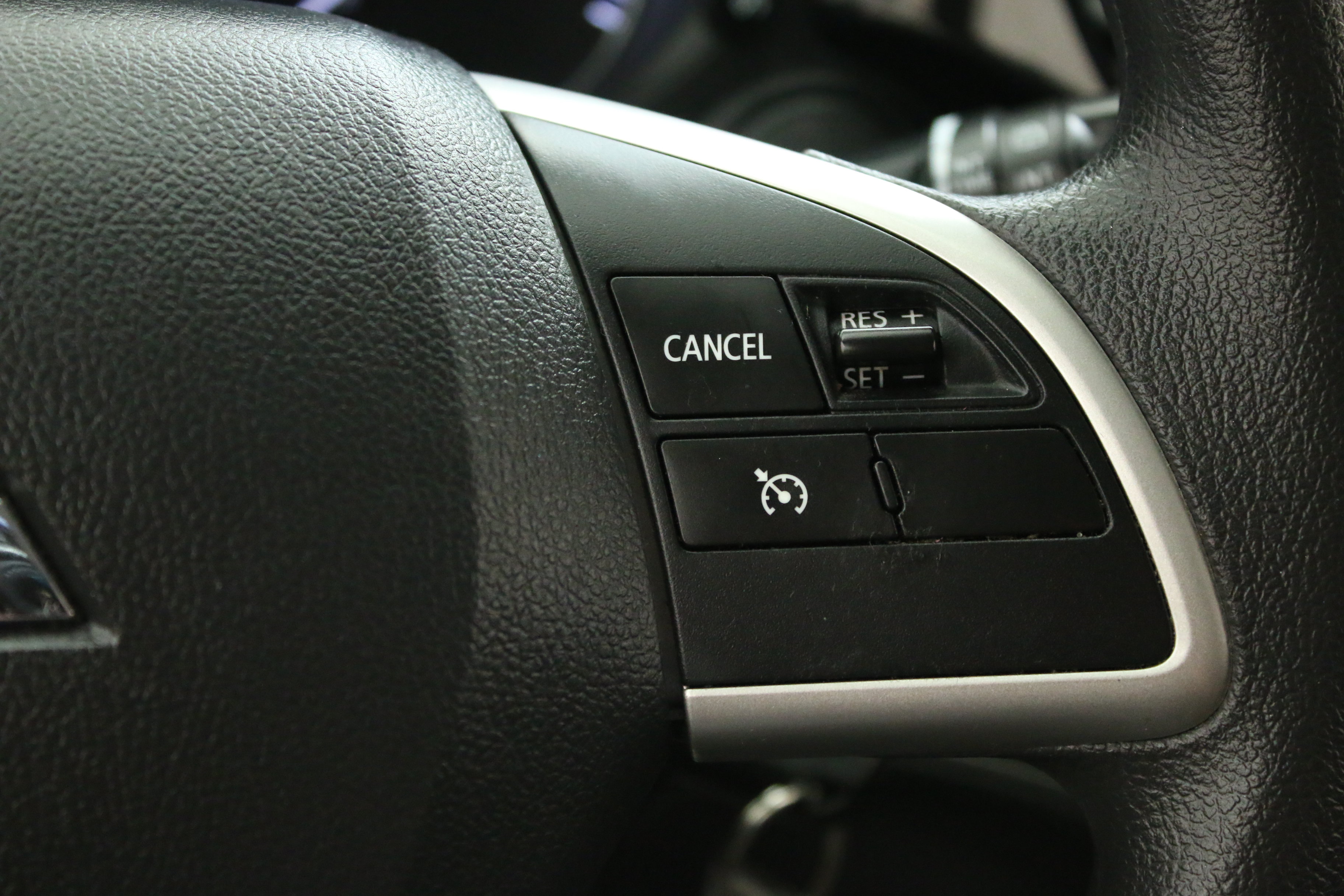 Used 2020 Mitsubishi Outlander ES AWD/4WD image 14