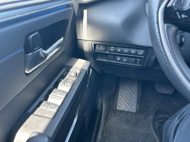 Used 2023 Toyota Tundra Platinum AWD/4WD image 13