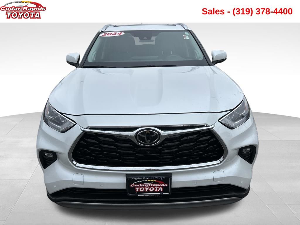 Used 2024 Toyota Highlander Platinum image 10