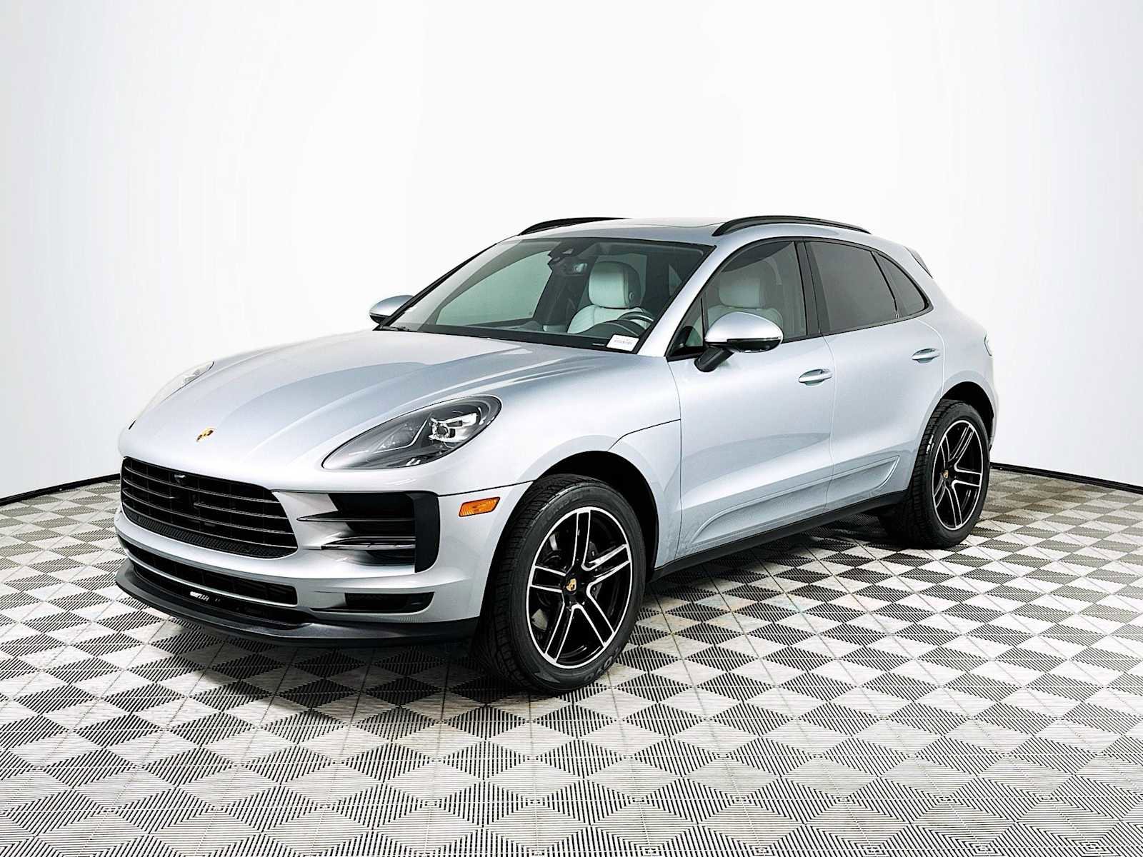 Used 2021 Porsche Macan AWD/4WD image 3