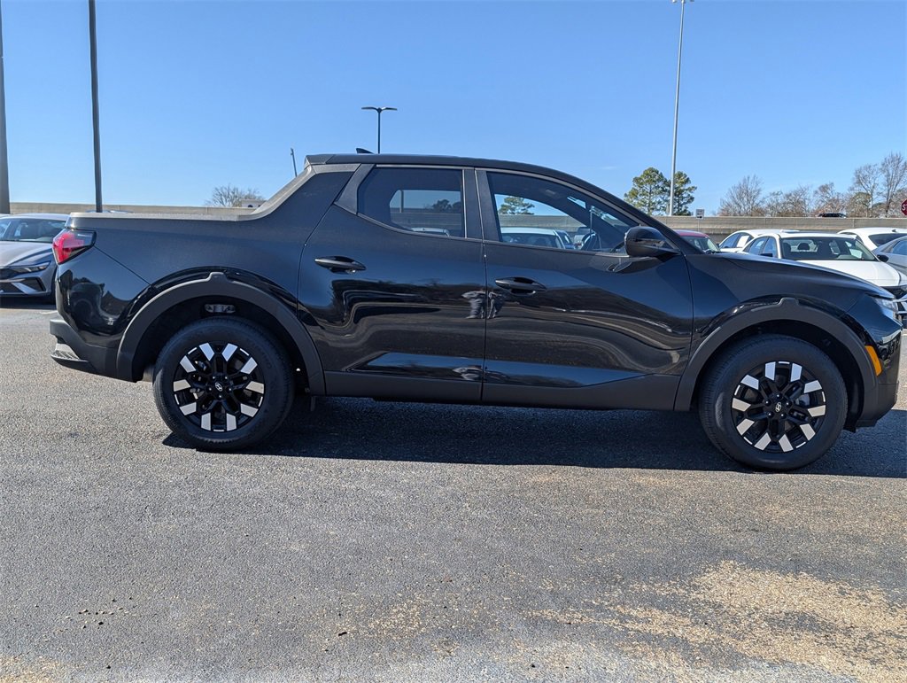 Certified 2025 Hyundai Santa Cruz SE image 3