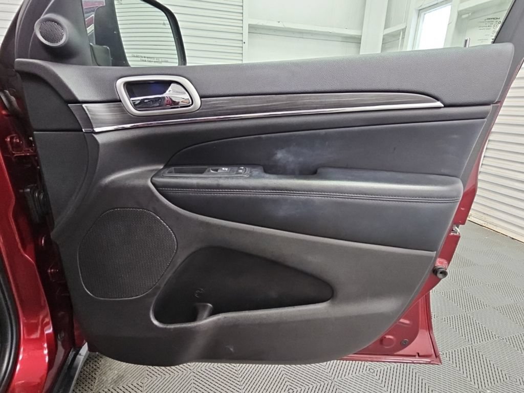Used 2019 Jeep Grand Cherokee Limited AWD/4WD image 43