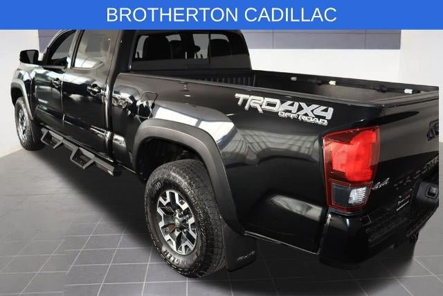 Used 2018 Toyota Tacoma TRD Off-Road w/ TRD Premium Off Road Package AWD/4WD image 4