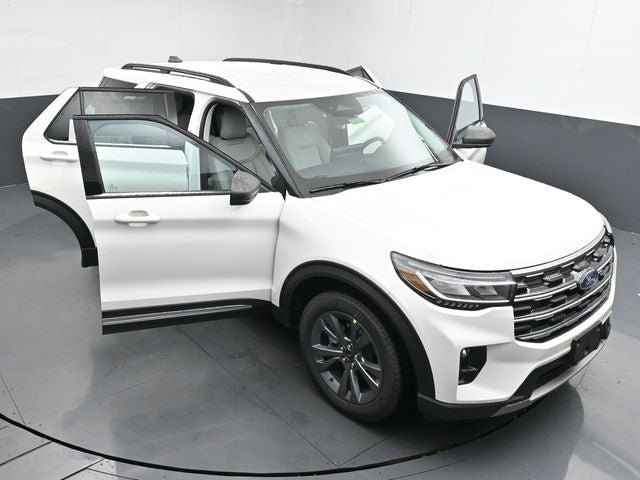 Used 2025 Ford Explorer Active w/ Active Comfort Package AWD/4WD image 34