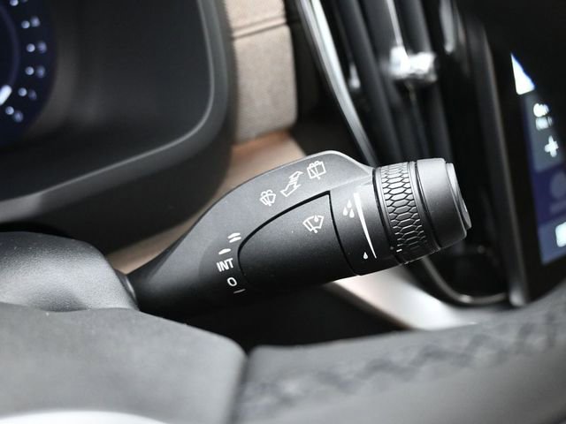 New 2026 Volvo XC90 B6 Plus w/ Protection Package Premier image 37