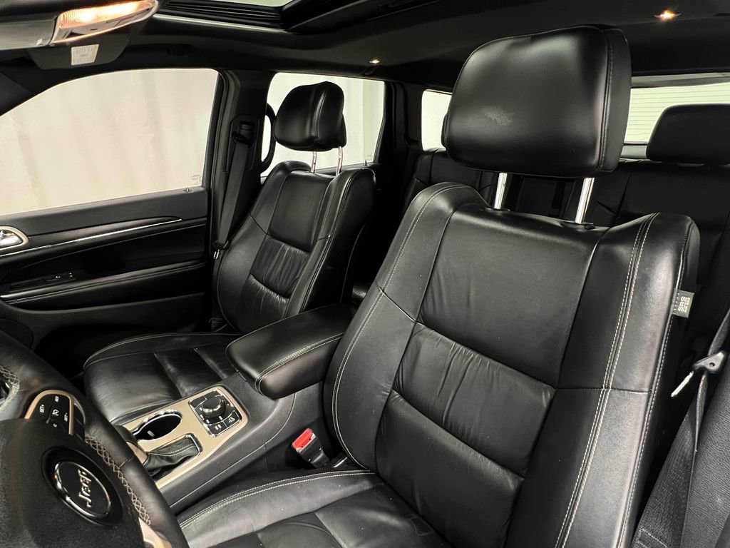 Used 2016 Jeep Grand Cherokee Limited AWD/4WD image 15