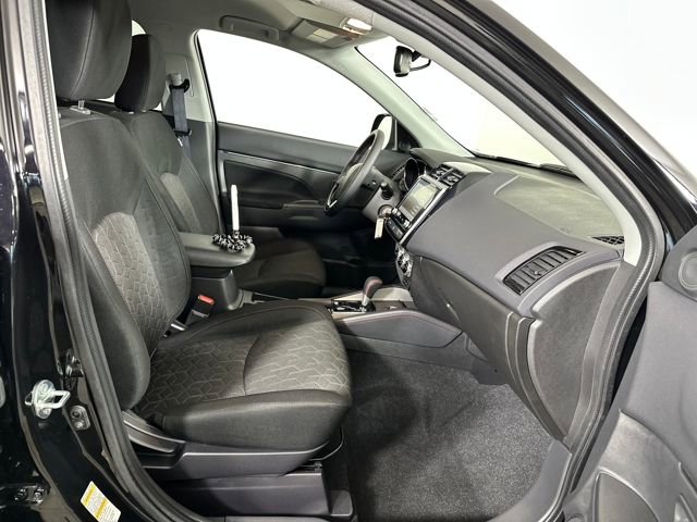 Used 2025 Mitsubishi Outlander Sport LE image 28