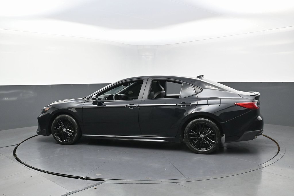 Used 2025 Toyota Camry SE image 8