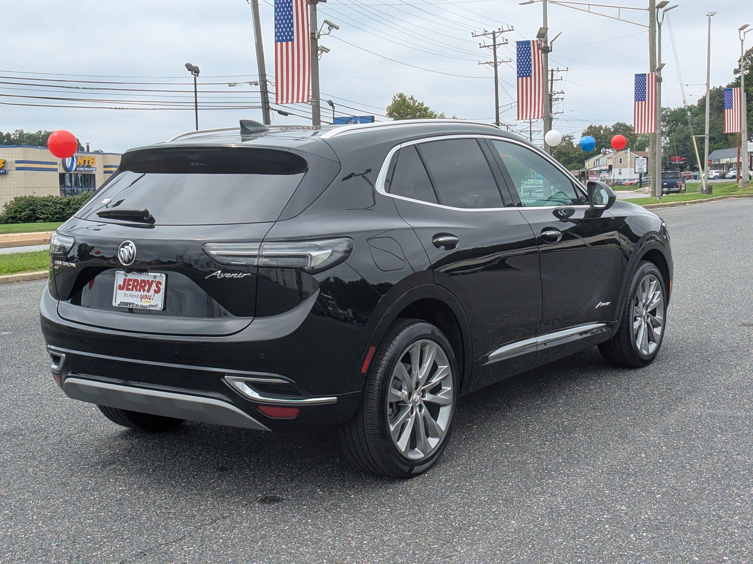 Used 2023 Buick Envision Avenir AWD/4WD image 9