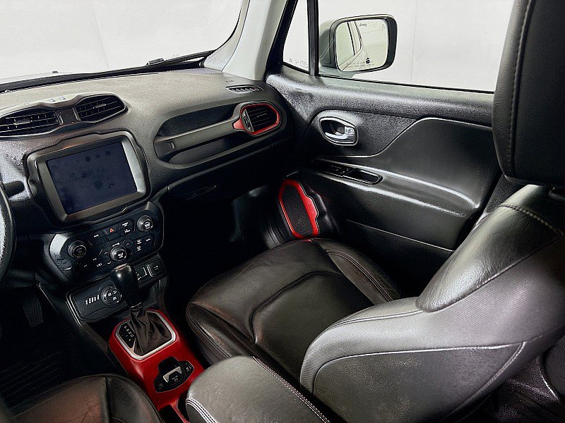Used 2021 Jeep Renegade Trailhawk AWD/4WD image 23