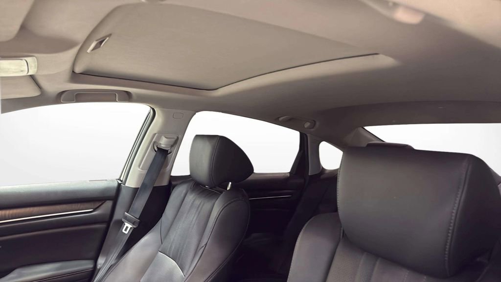 Used 2019 Honda Accord Touring image 38