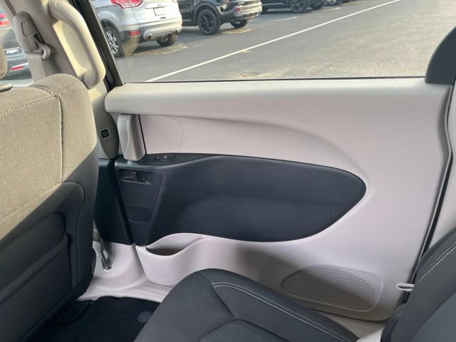 Used 2023 Chrysler Voyager LX FWD image 12