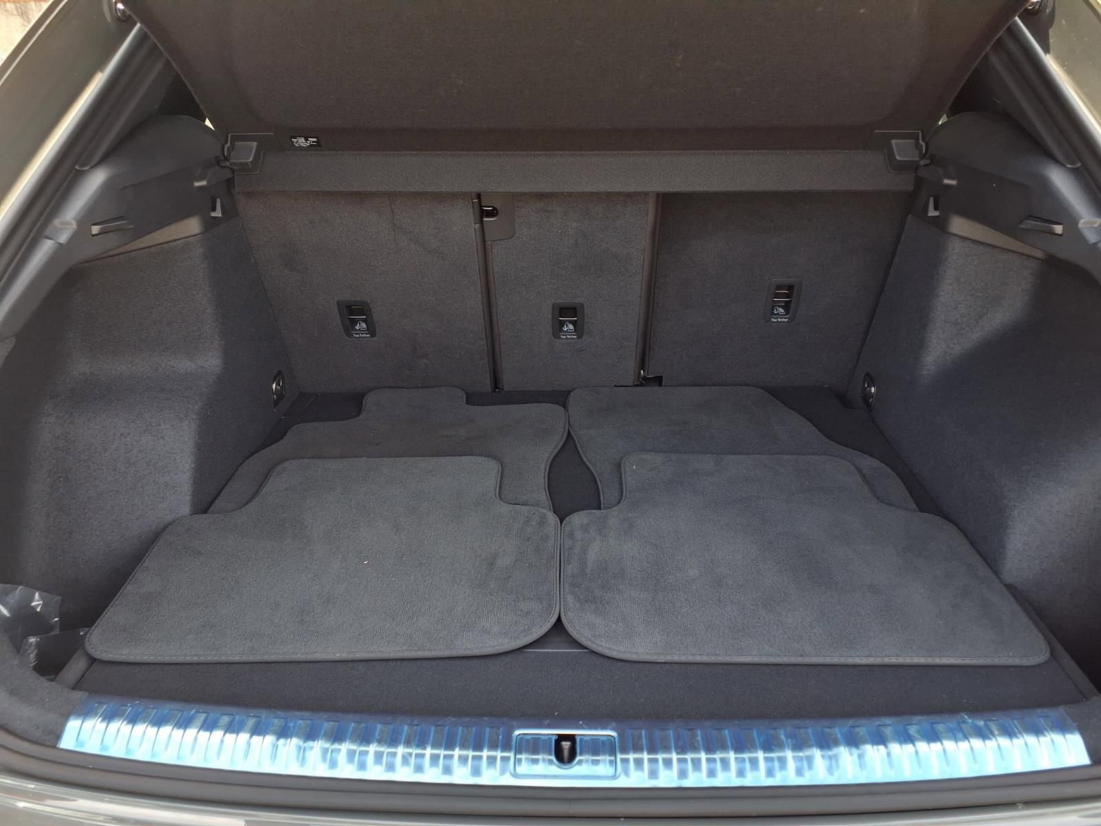 Used 2023 Audi Q3 2.0T Premium w/ Convenience Package image 6