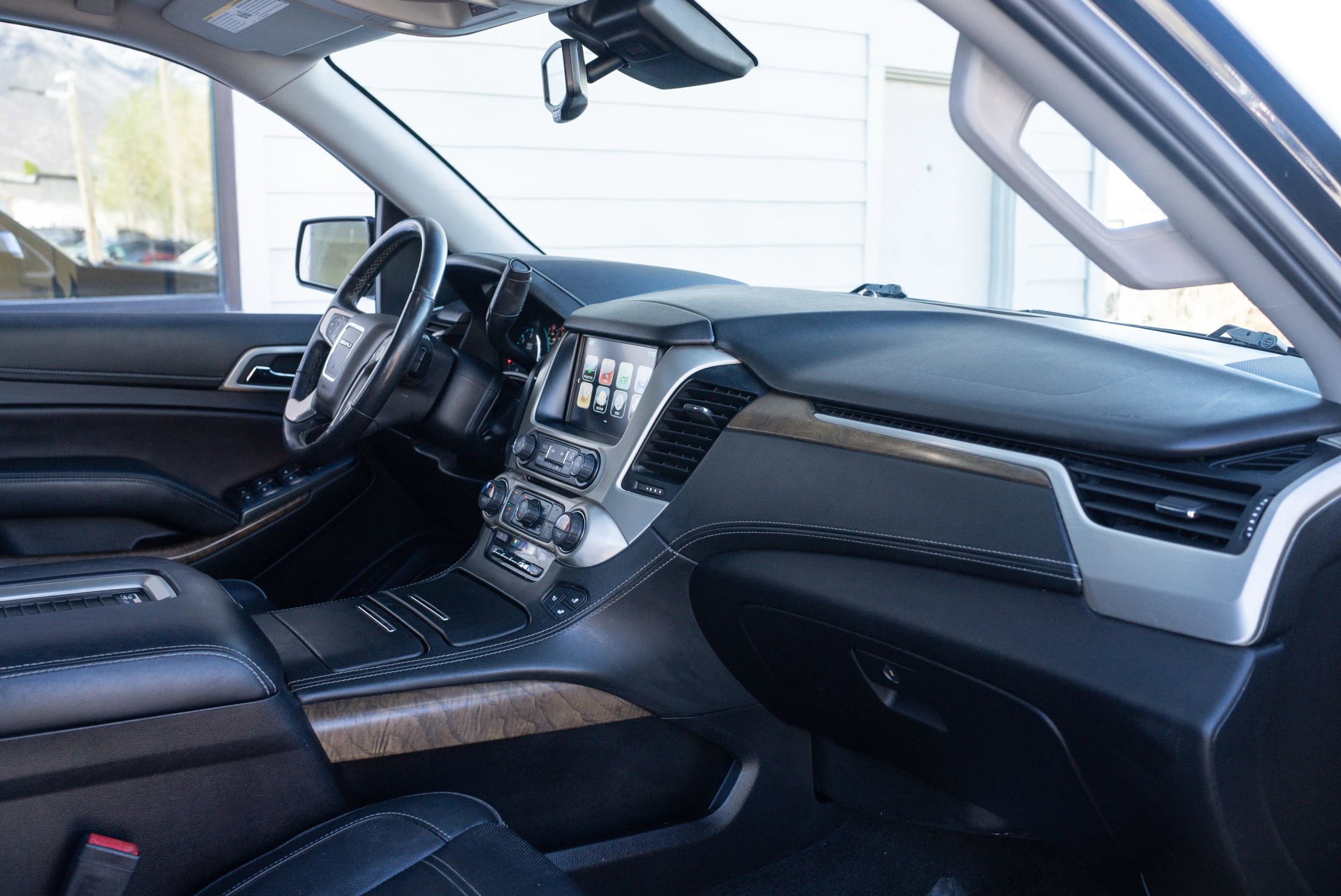 Used 2018 GMC Yukon Denali w/ Denali Ultimate Package image 23