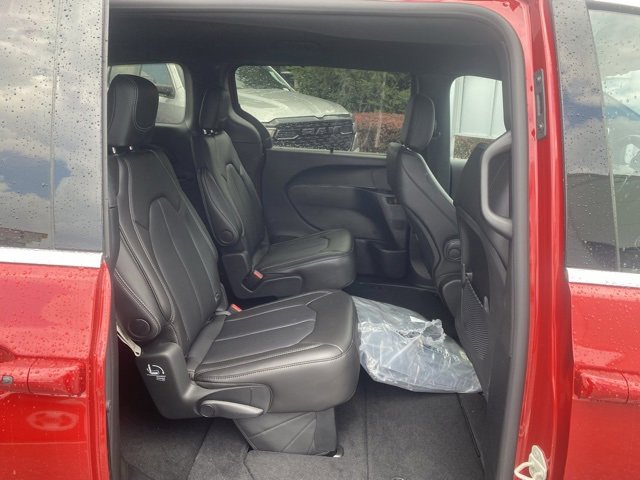 New 2026 Chrysler Voyager LX image 30
