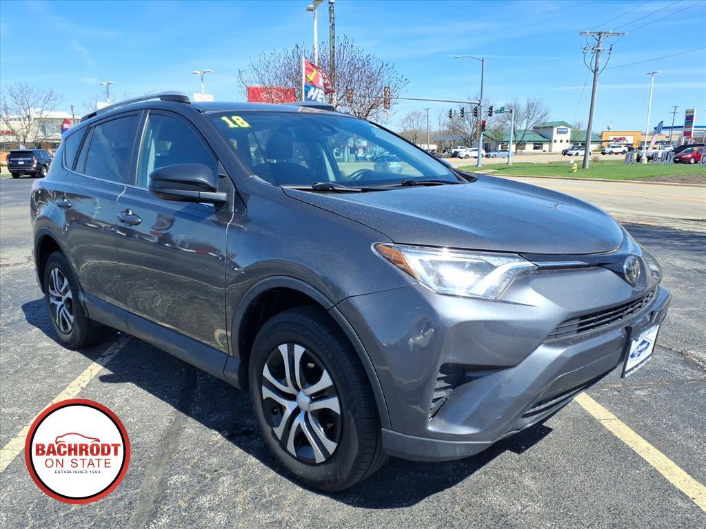 Used 2018 Toyota RAV4 LE AWD/4WD image 1