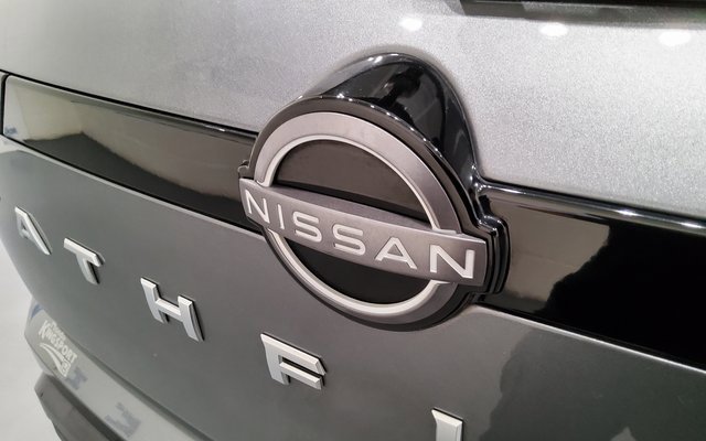 Used 2024 Nissan Pathfinder SV image 33