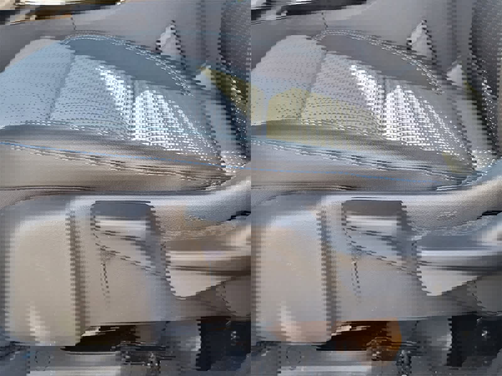 Used 2025 Chevrolet Trax LT w/ LT Convenience Package image 24