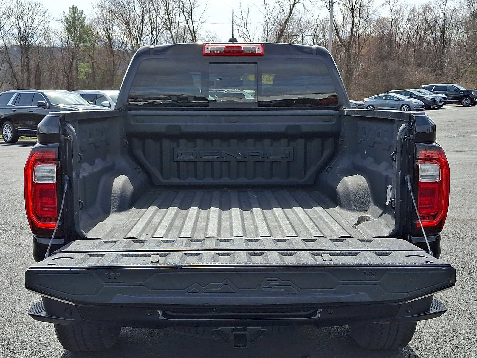 Certified 2023 GMC Canyon Denali w/ Denali Black Edition image 28