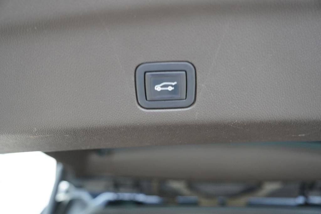 Used 2022 Chevrolet Tahoe LT w/ LT Signature Package image 24