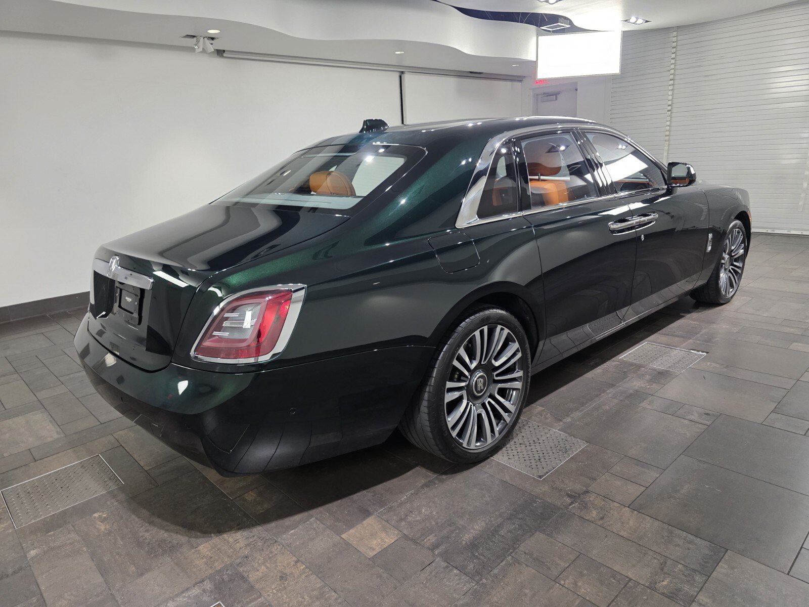 Used 2024 Rolls-Royce Ghost w/ Ghost Package AWD/4WD image 32