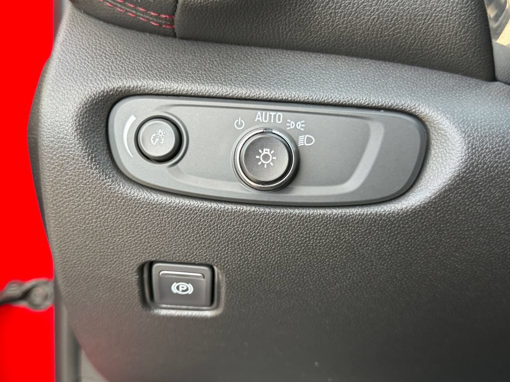 Used 2020 Chevrolet Blazer RS w/ LPO, Floor Liner Package FWD image 21