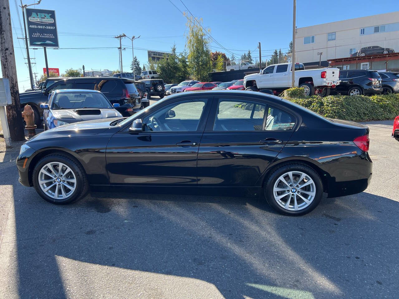 Used 2018 BMW 320i Sedan image 3