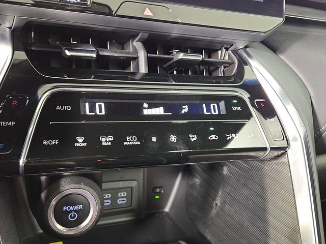 Used 2023 Toyota Venza Nightshade AWD/4WD image 19