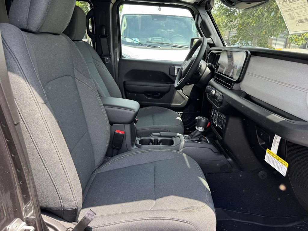 New 2026 Jeep Gladiator Sport AWD/4WD image 16