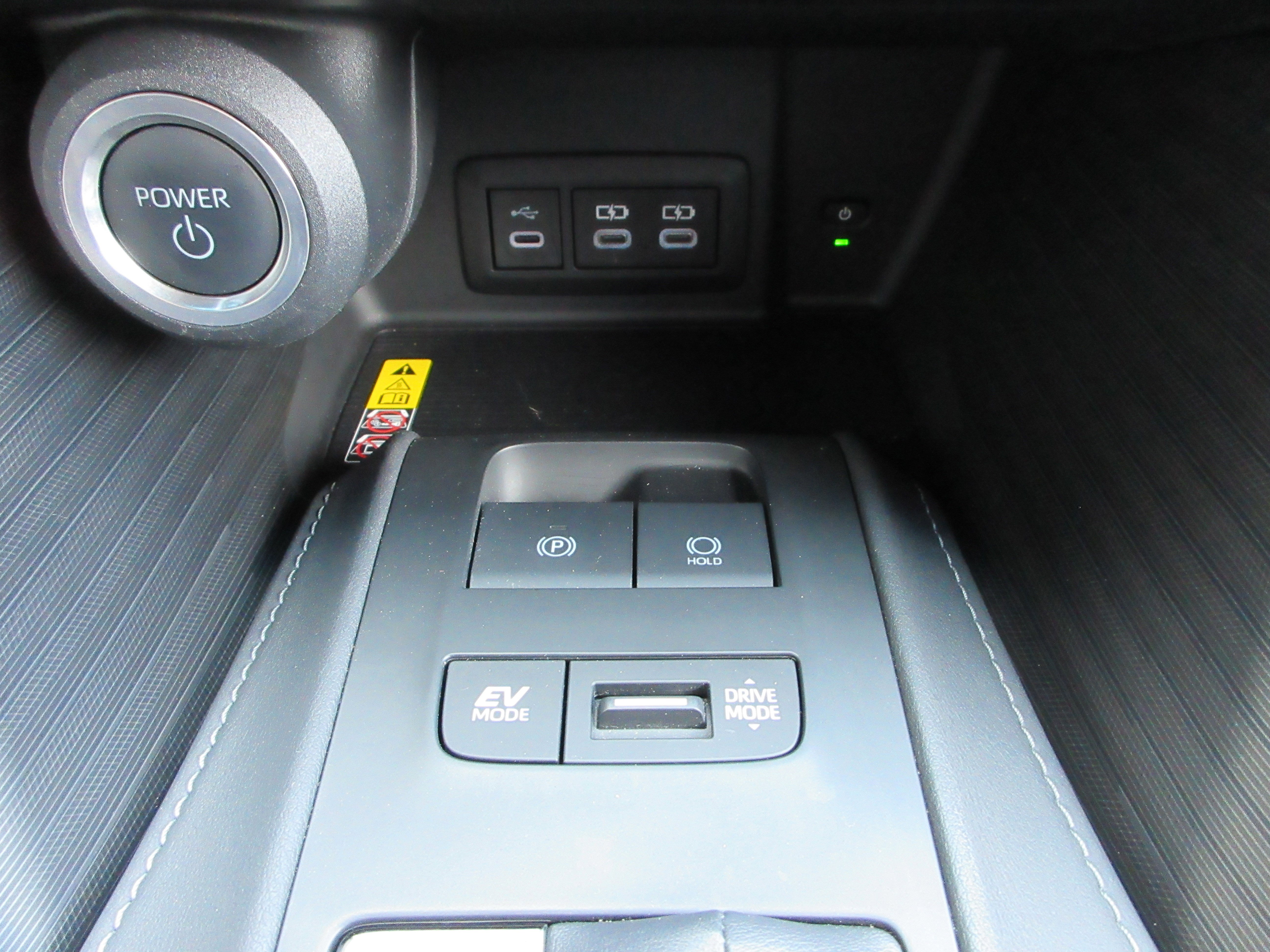 Used 2024 Toyota Venza XLE image 43