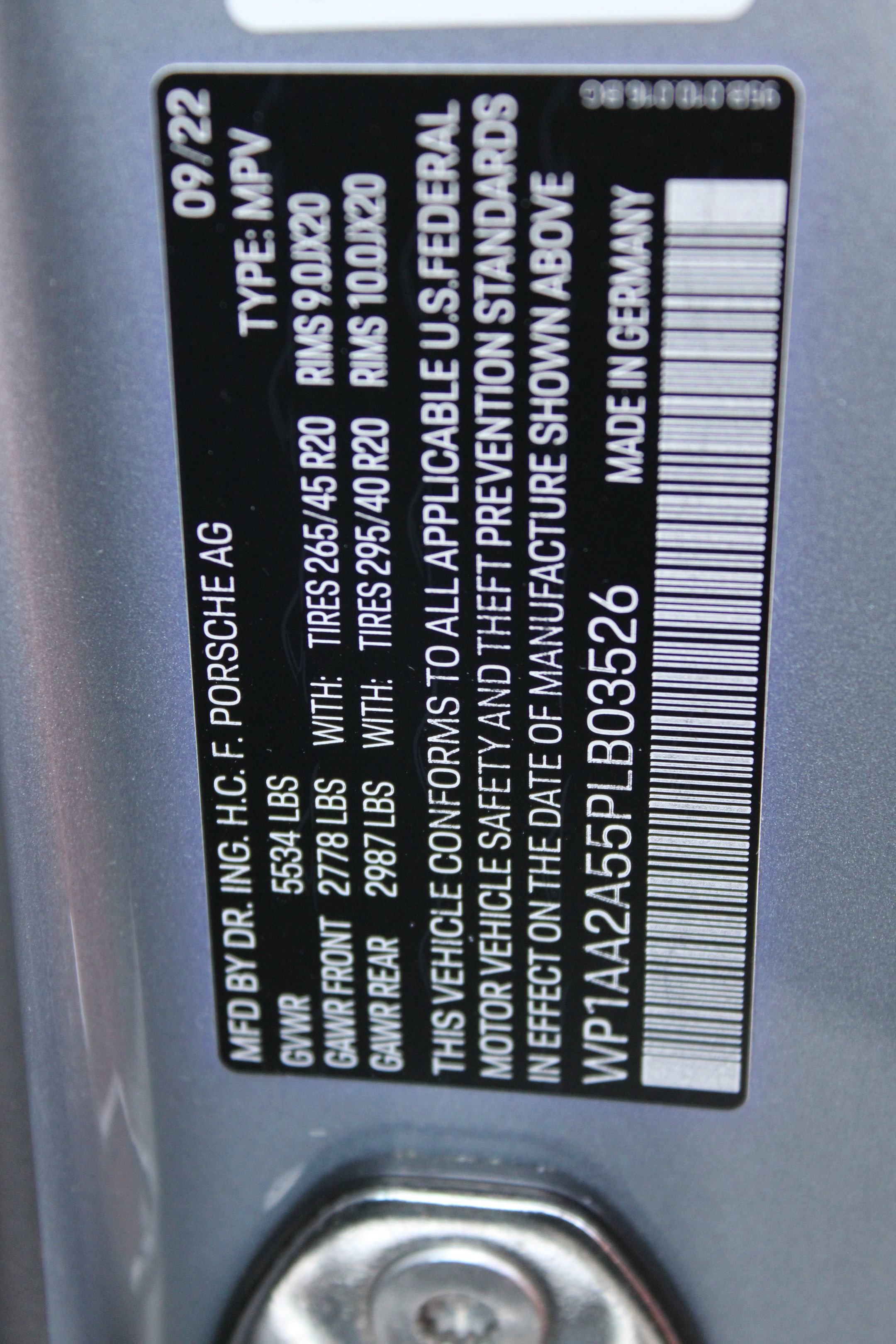 Used 2023 Porsche Macan image 30