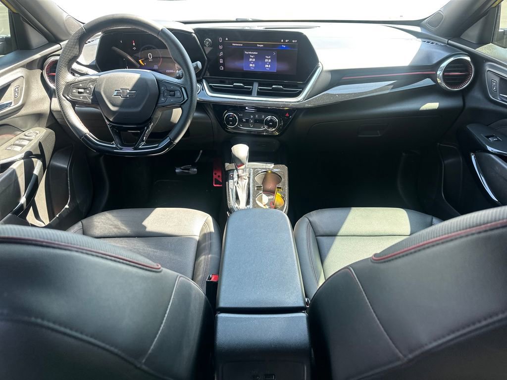 Used 2024 Chevrolet Trax RS w/ Sunroof Package image 15