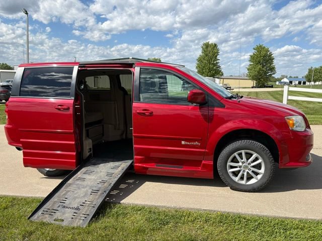 Used 2014 Dodge Grand Caravan SXT FWD image 4