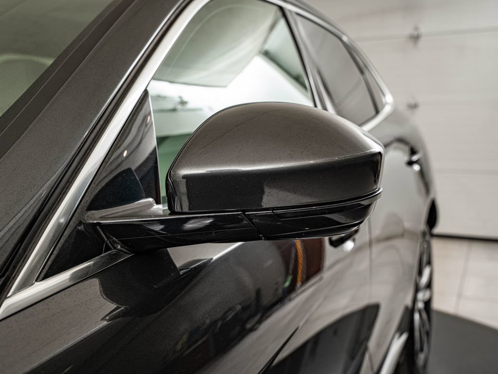 Certified 2025 Jaguar F-PACE R-Dynamic S AWD/4WD image 9
