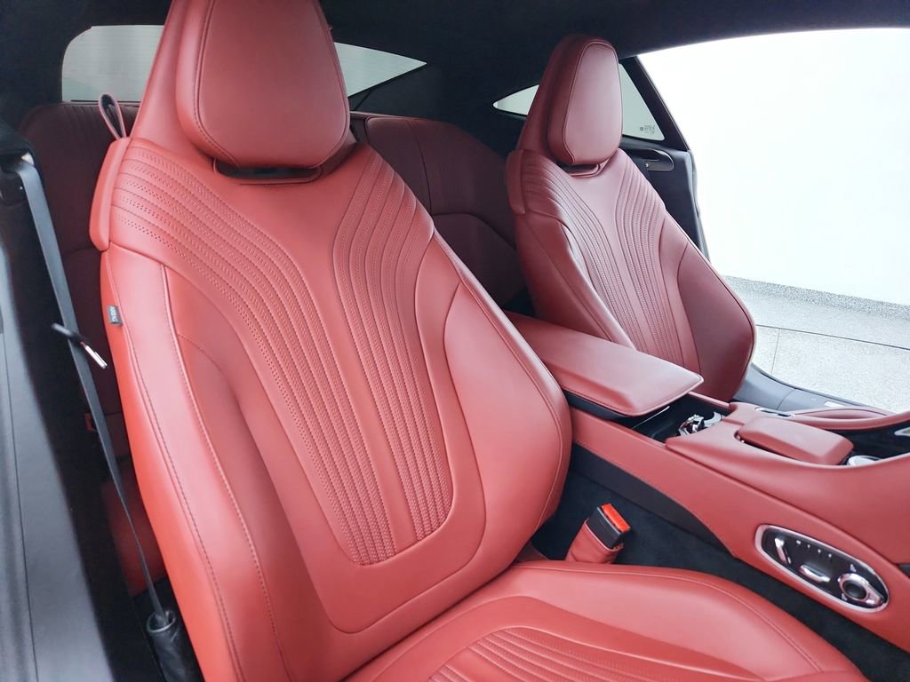 Used 2018 Aston Martin DB11 Coupe image 24