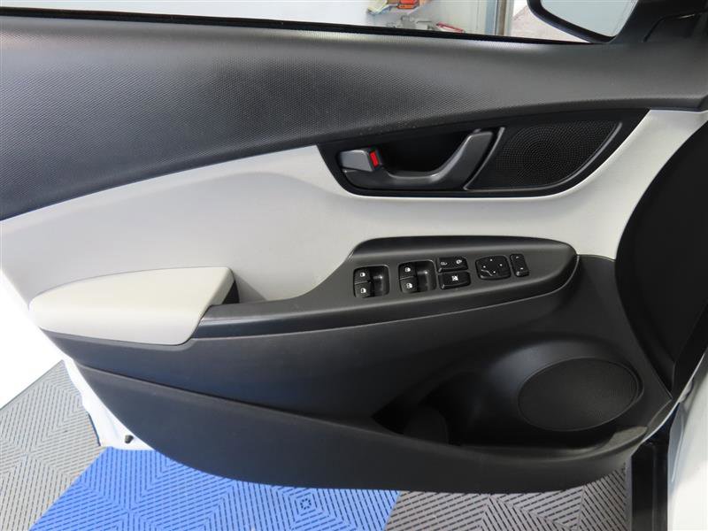 Used 2023 Hyundai Kona SEL image 16