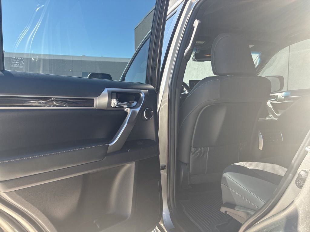 Used 2023 Lexus GX 460 Premium image 14